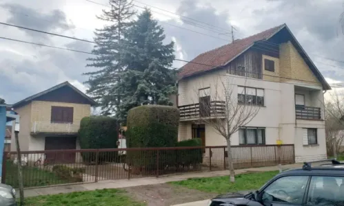 Hus Til salg  21470 Bački Petrovac RS